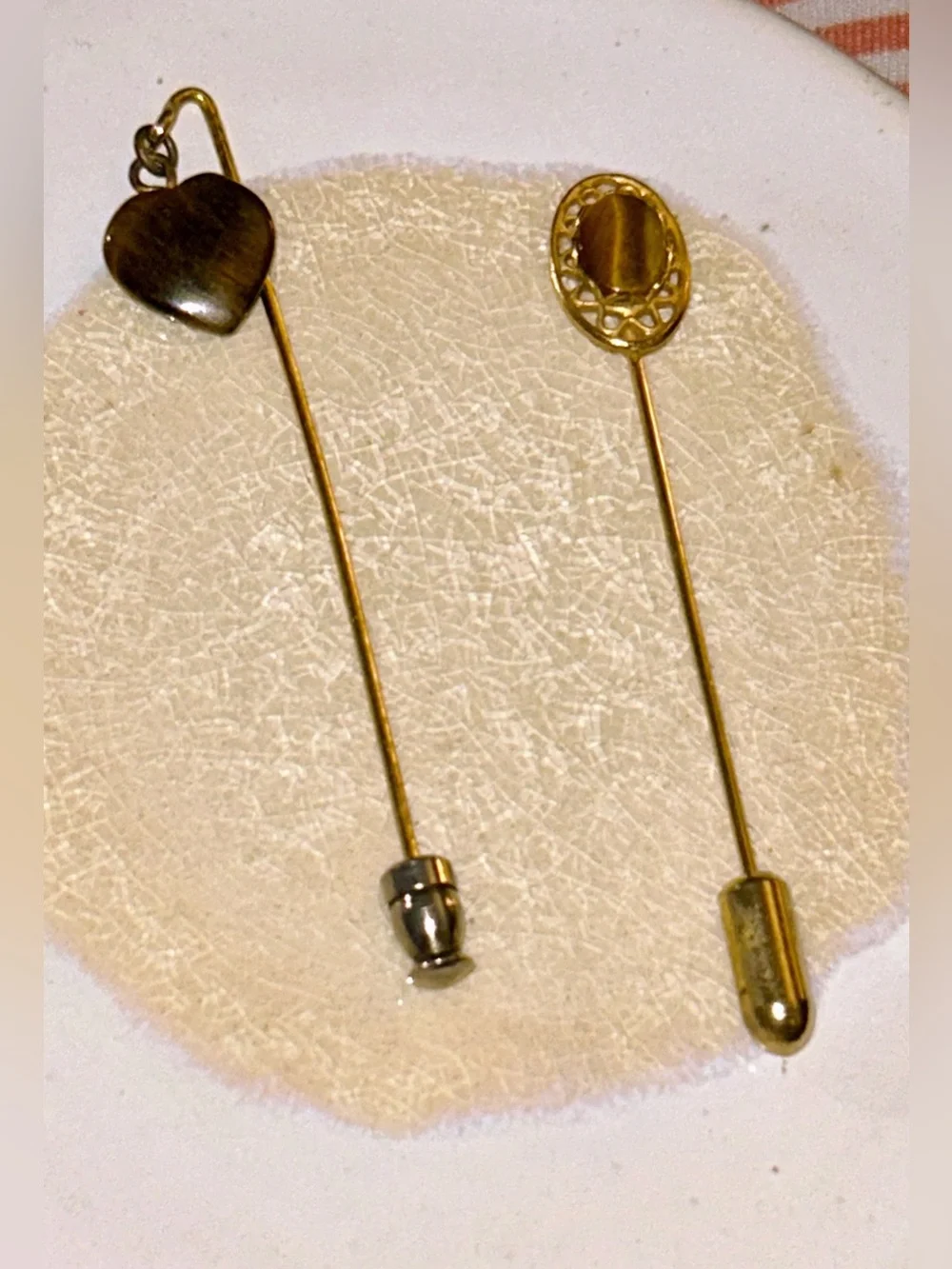 Tiger Eye Dangling Heart Charm & Scallop Edge Oval Stick Pin Set EUC